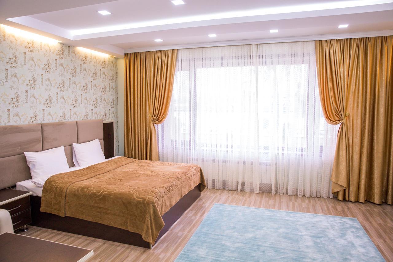 Semeni Hotel & Restaurant Мінгечаур Екстер'єр фото